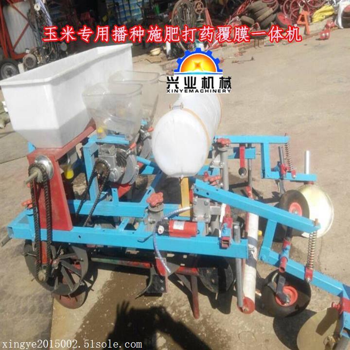 土豆花生覆膜機   播種噴藥地膜機批發  高效率蓋地膜機